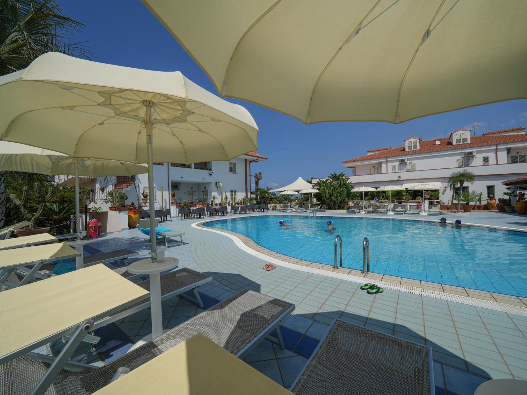 Hotel Damanse Santa Domenica  Luaran gambar
